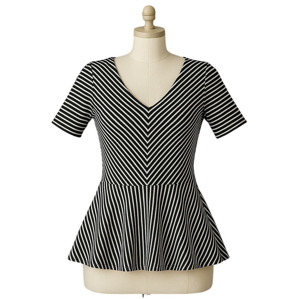 Cable & Gauge Striped Peplum Top V Neck Keyhole Back Short Sleeve Black M Womens - Picture 1 of 9